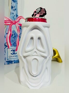 3D Printed White Ghost Scream Can Cooler